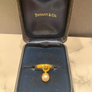 Tiffany & Co. Fascination Pearl 18k Yellow Gold Drop Charm Band Ring